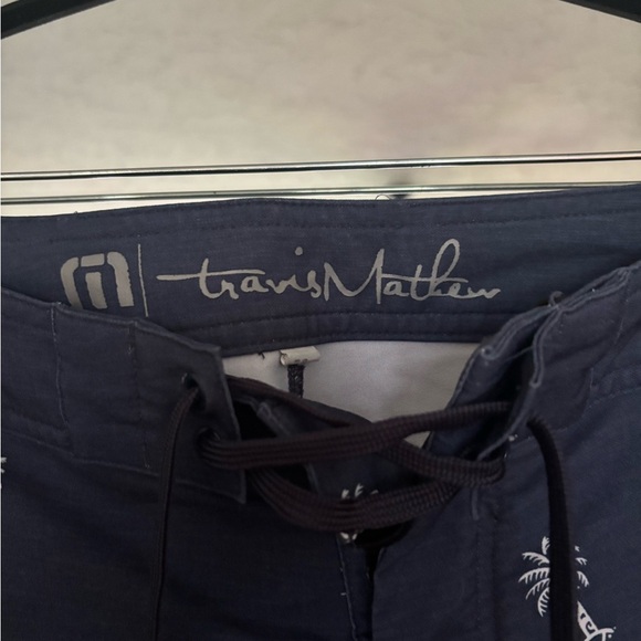 Travis Mathew Blue Board Shorts Size Small - Picture 4 of 6